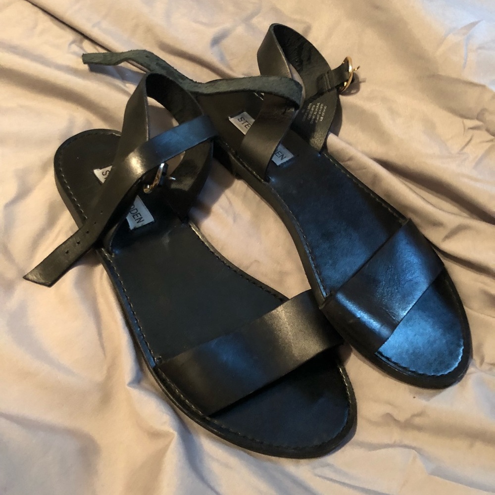 Steve Madden Black sandals size 8